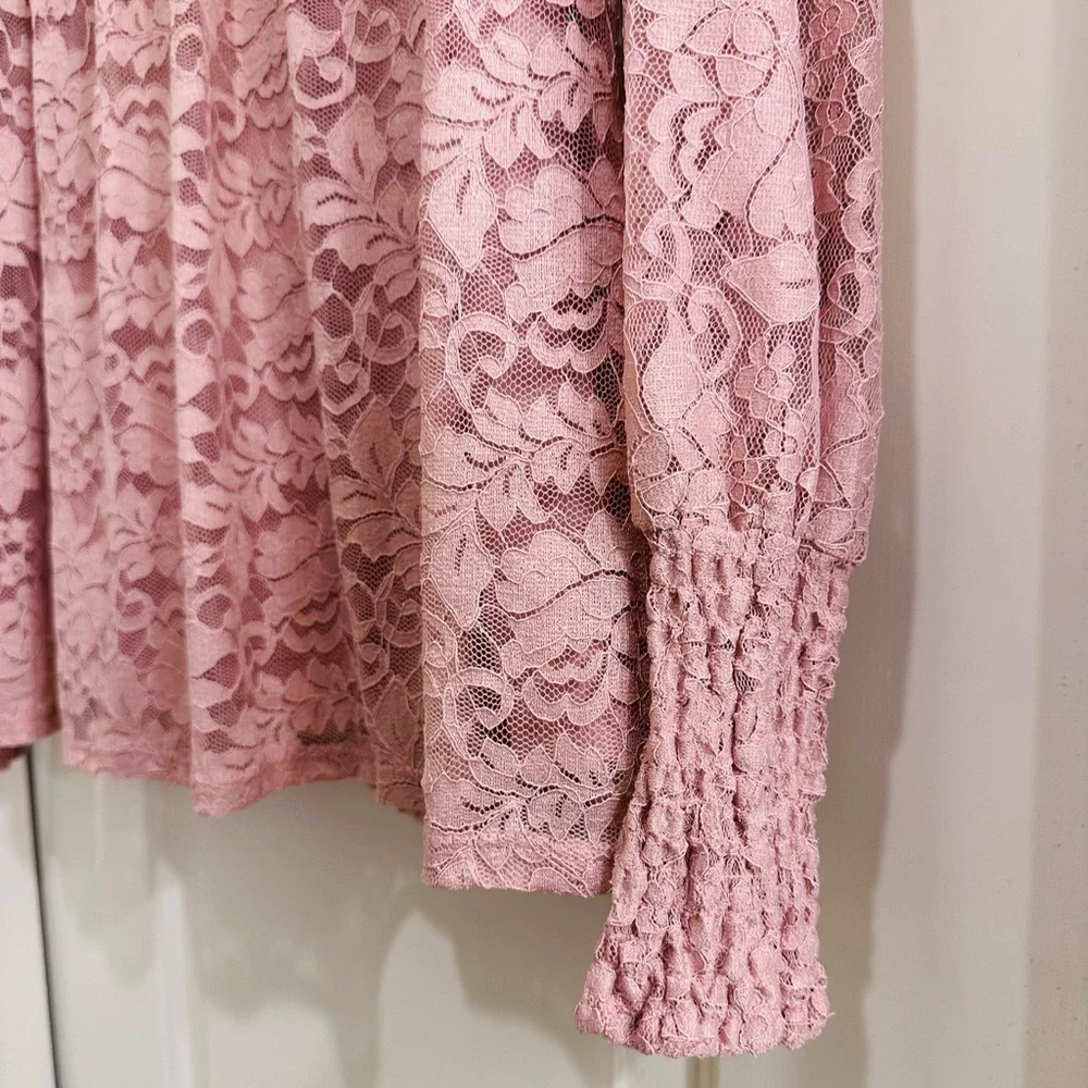 Cable & Gauge Pink Lace Women's Top - Picture 2 of 5